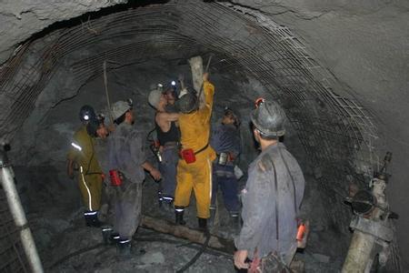 达尔罕茂明安联合工程爆破中的危险因素分析以及应对工程爆破危险的措施